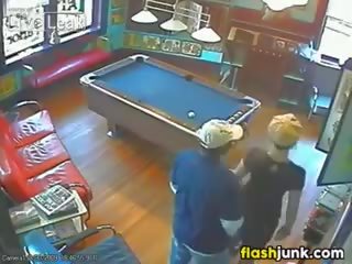 Iki adam tutulan sikiş by a security camera