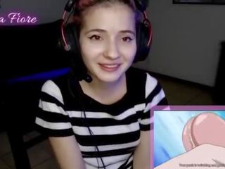 18yo youtuber dostane vilna pozeranie hentai počas the prúd a masturbuje - emma fiore