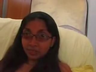 Szűz- fiatal nő indiai geeta