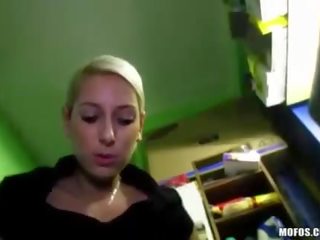 Szép cicik cseh damsel lenka xxx videó mert készpénz