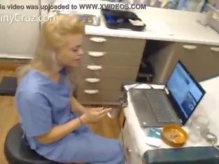 Destiny كروز كما غير مطيع nurse&excl;