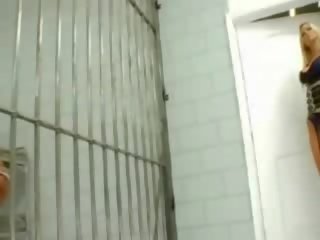 Gaura curului prisons având distracție