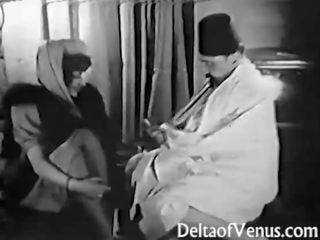 Antigo sexo vídeo 1920s - a depilar, com o punho, a foder