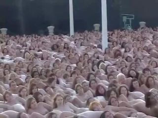 5000 alasti ihmiset