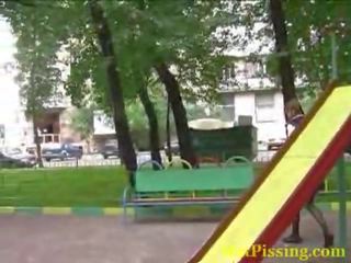 Ekshibicjonista danger na the playground