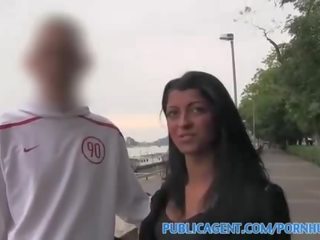Publicagent جذاب امرأة سمراء مارس الجنس في الفندق كما لها فرنك بلجيكي waits خارج
