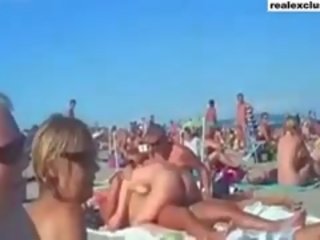 Publiek naakt strand swinger volwassen klem in zomer 2015