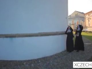 Bizzare vies klem met catholic nuns! met monster!