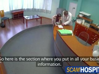Specialist se folla a su paciente enferma (BY EGF)