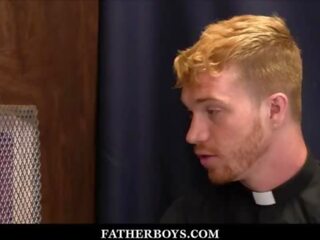 Gay catholic bab ryland kingsley fucked oleh si rambut merah priest dacotah merah semasa confession